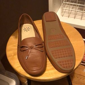 Isaac mizrahi brown leather driving loafer